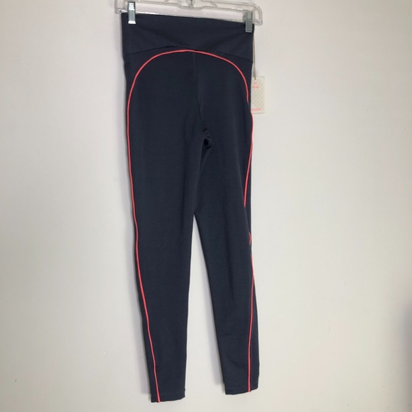 Maaji Activewear Endure High Rise Leggings-Medium - Picture 2 of 16